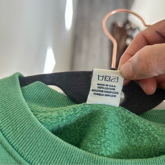 Sporty & Rich Connecticut Crest Crewneck Sweater Size Medium in Emerald - Picture 5 of 16